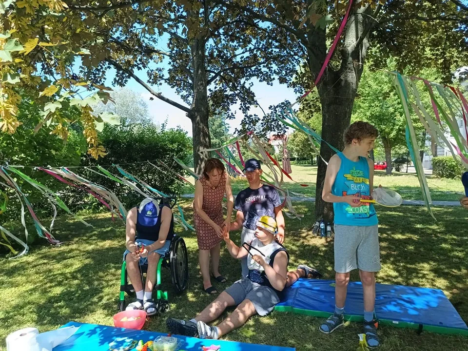 Uczniowie na akcji "Lato w mieście"