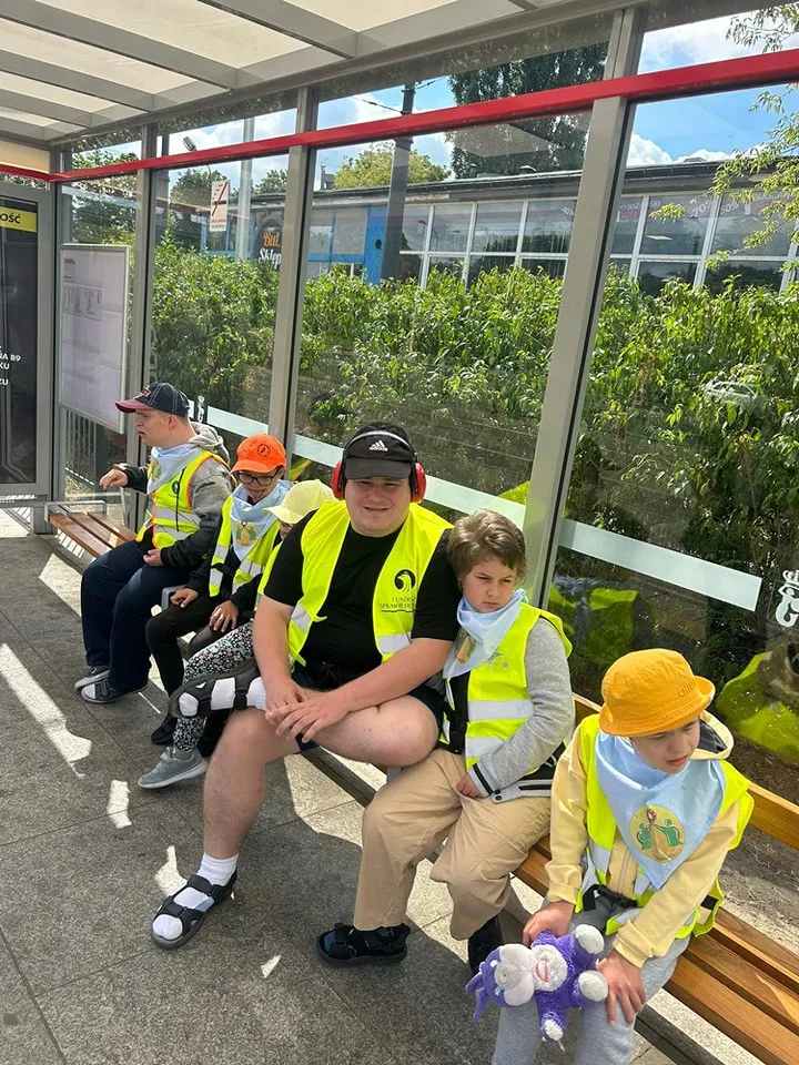 Uczniowie na akcji "Lato w mieście"