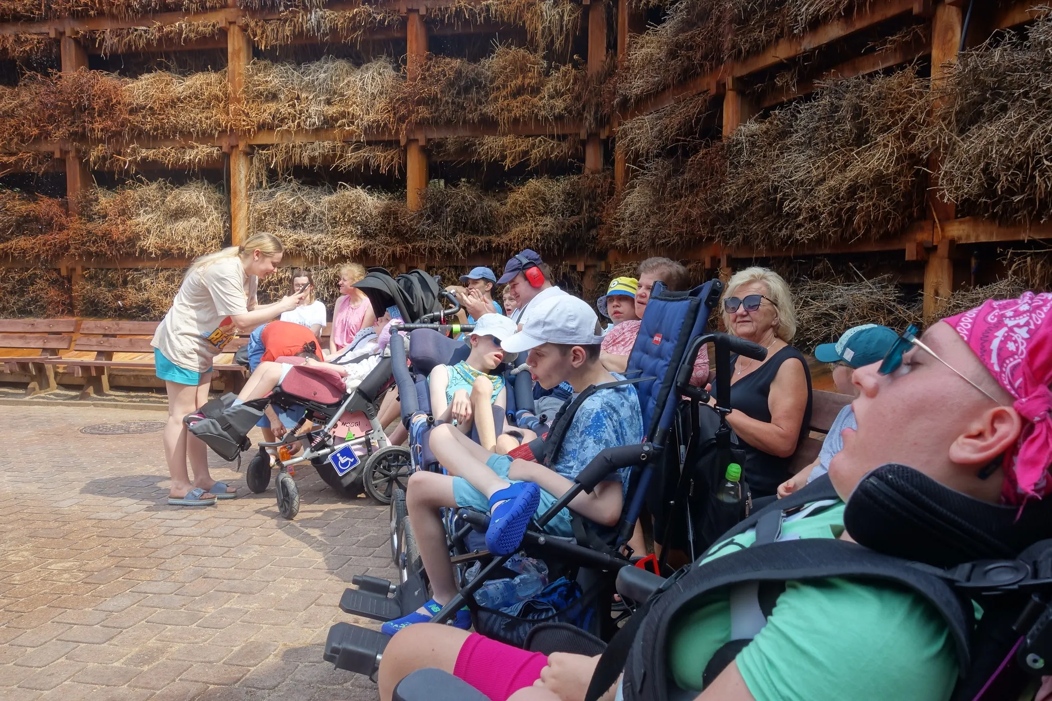 Uczniowie na akcji "Lato w mieście"