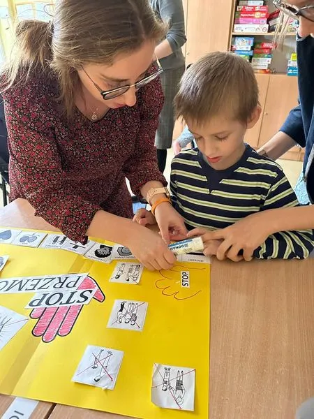 Uczniowie na zajęciach Dzieciństwo bez Przemocy