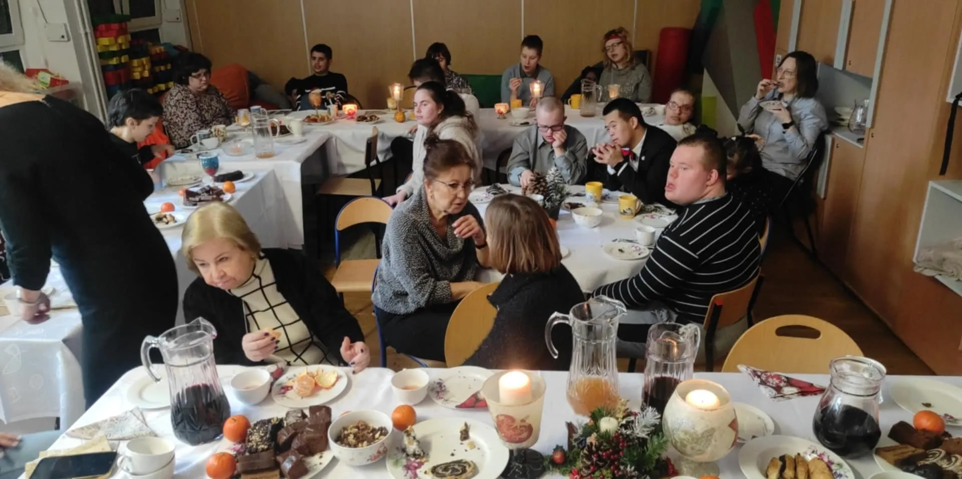 Uczniowie spotykają się z Mikołajem