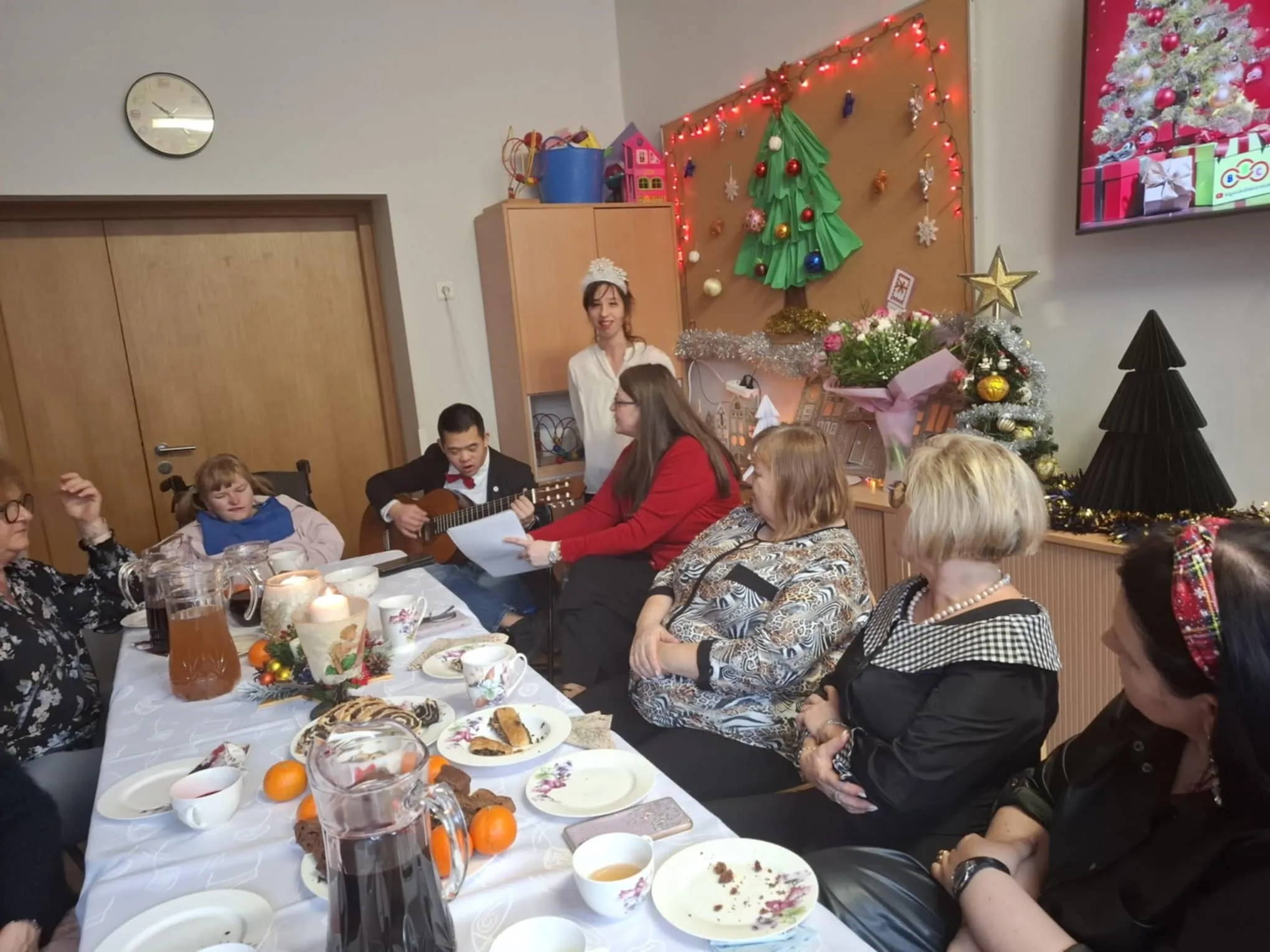 Uczniowie spotykają się z Mikołajem