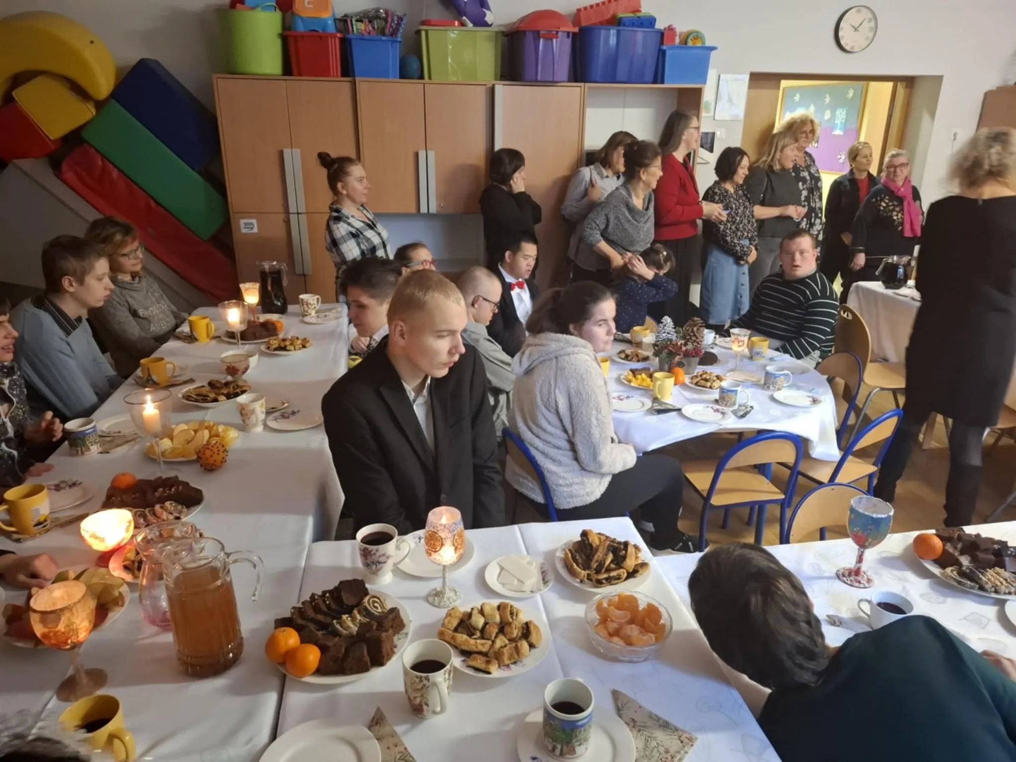 Uczniowie spotykają się z Mikołajem