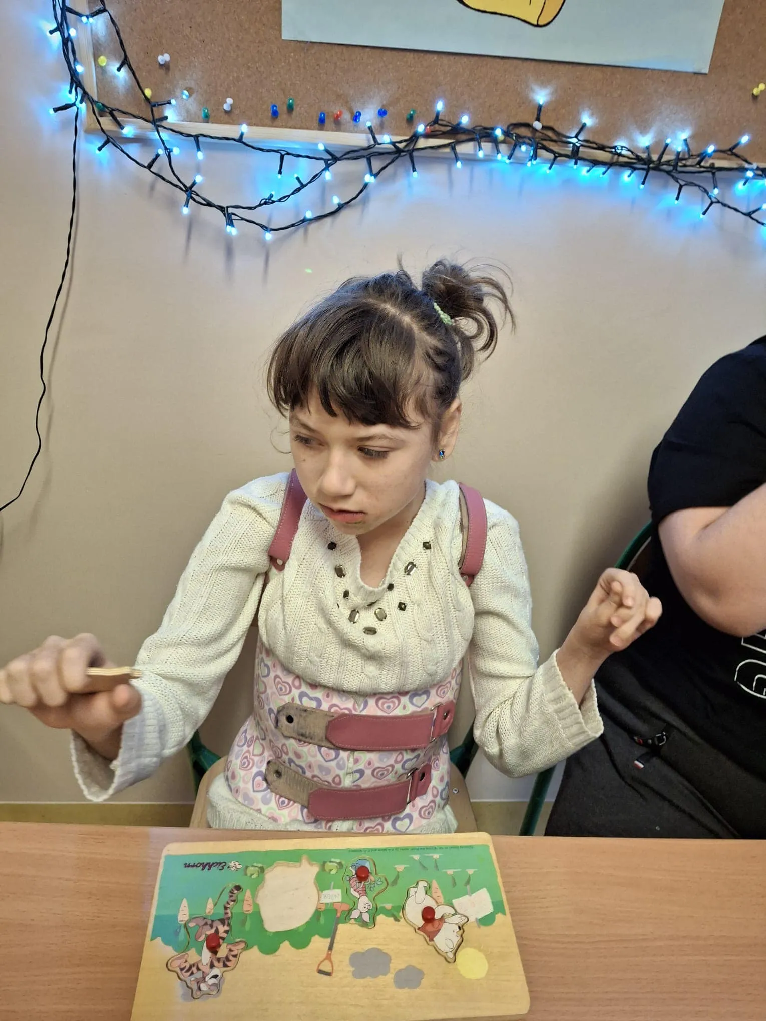 Uczniowie na zajęciach z okazji Dnia Kubusia Puchatka