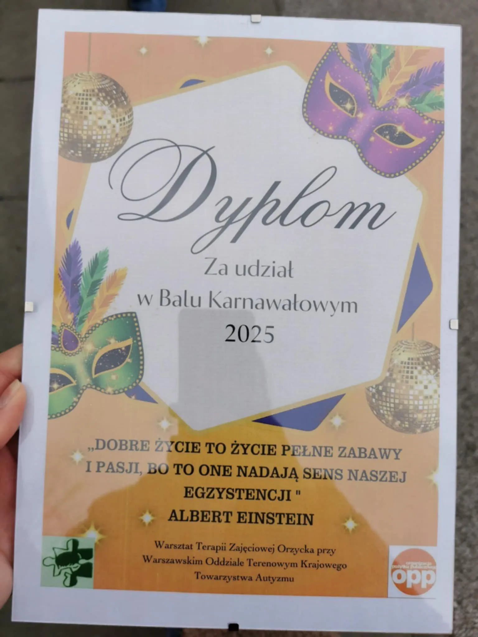 Uczniowie na dyskotece karnawałowej