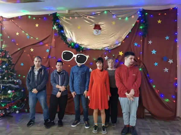 Uczniowie na dyskotece karnawałowej