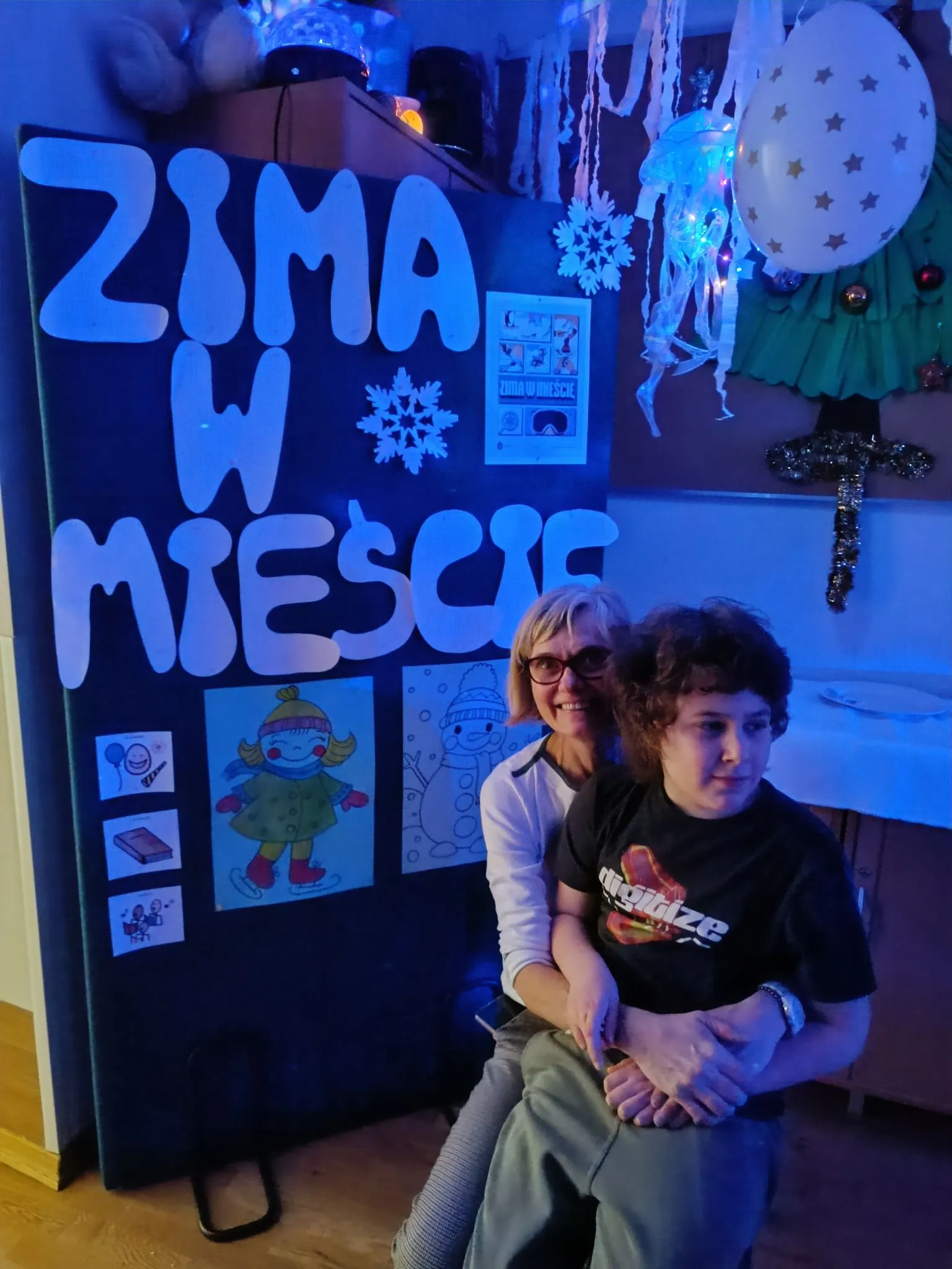 Uczniowie na zimowym balu