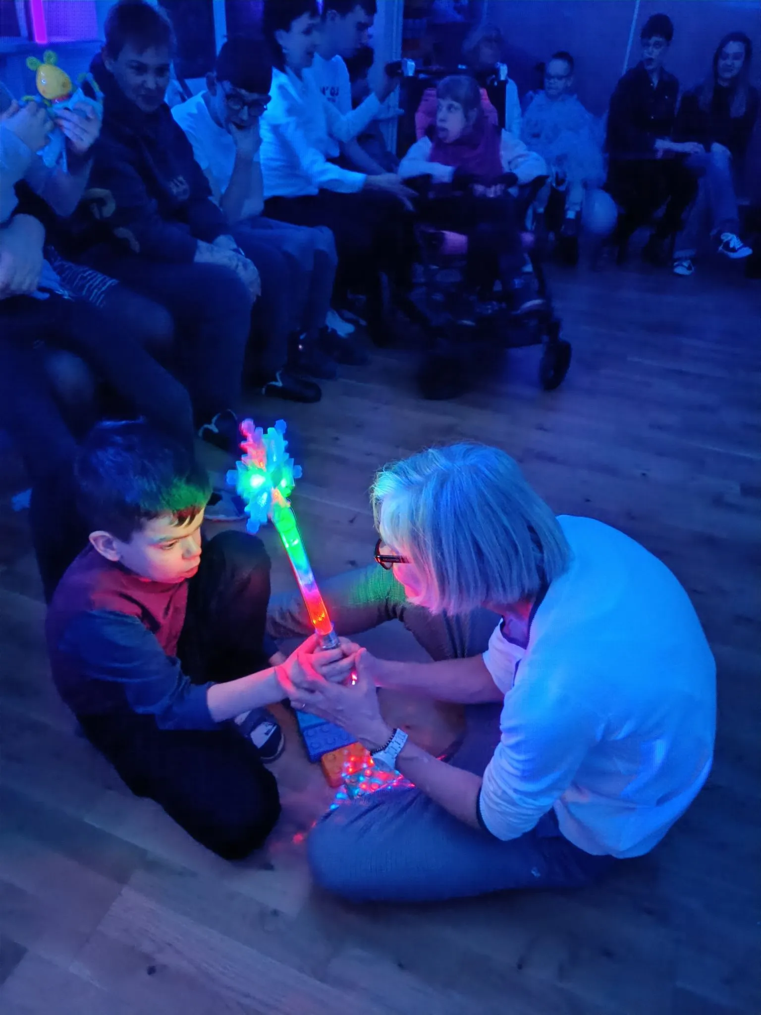 Uczniowie na zimowym balu