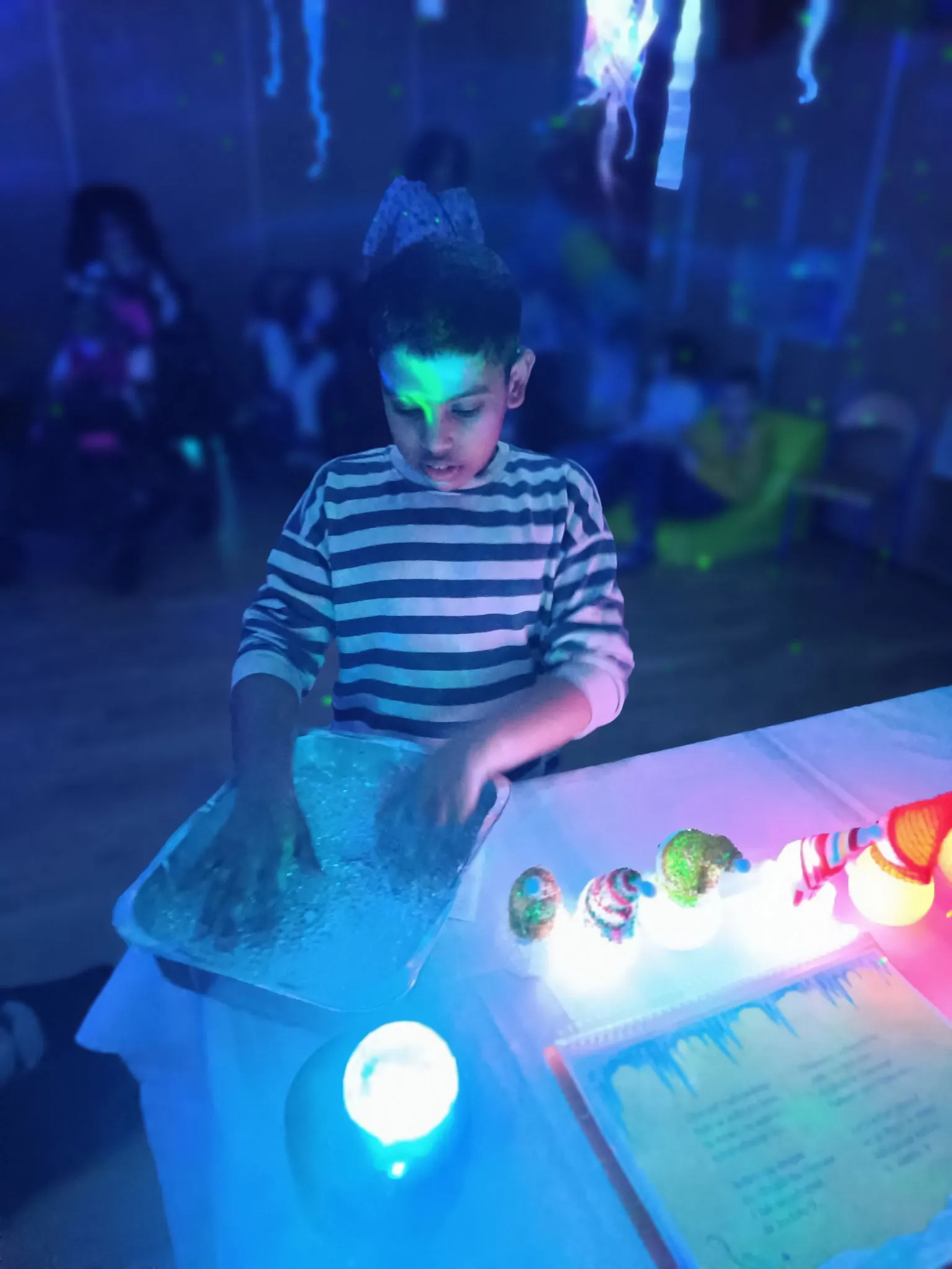 Uczniowie na zimowym balu