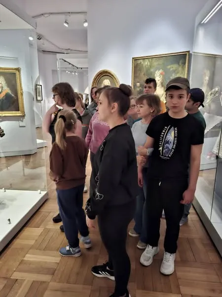 Uczniowie w muzeum narodowym