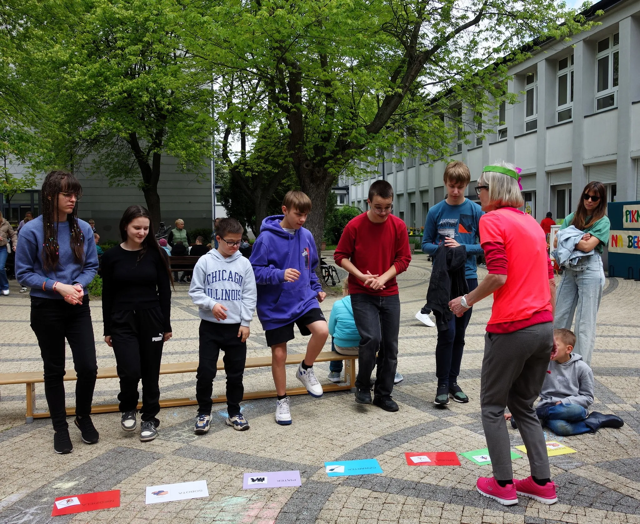 Uczniowie na wydarzeniu 'Zdrowo - sportowo