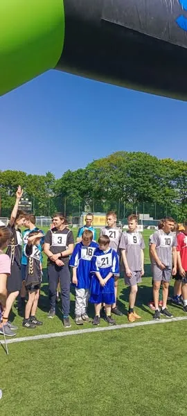 Uczniowie na wydarzeniu 'XI Wiosenny Bieg Osób'