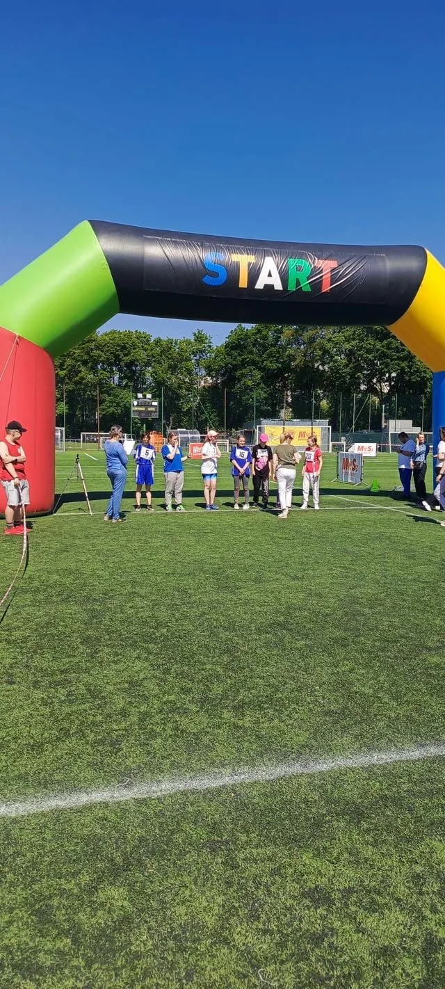 Uczniowie na wydarzeniu 'XI Wiosenny Bieg Osób'