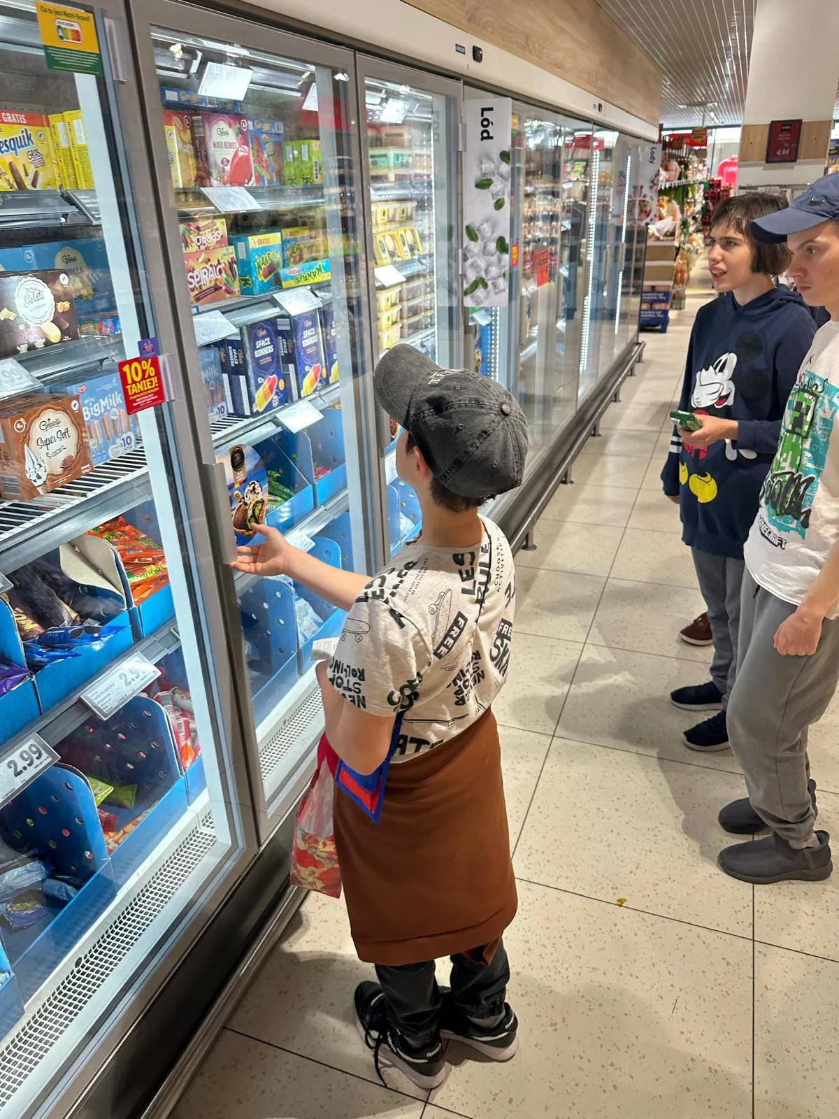 Uczniowie na wydarzeniu 'Eco wyzwania, zwracaj opakowania'