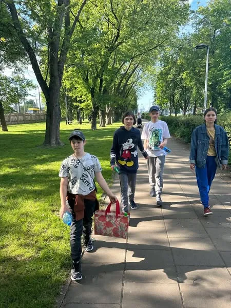 Uczniowie na wydarzeniu 'Eco wyzwania, zwracaj opakowania'