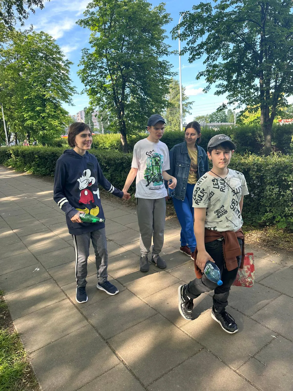 Uczniowie na wydarzeniu 'Eco wyzwania, zwracaj opakowania'