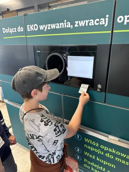 Uczniowie na wydarzeniu 'Eco wyzwania, zwracaj opakowania'