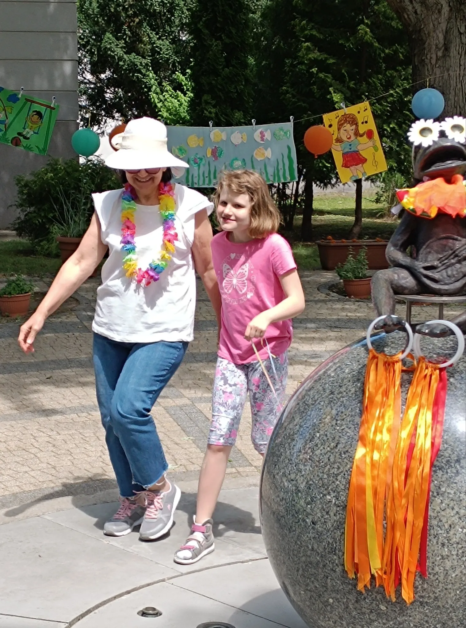 Uczniowie na pokazie mody