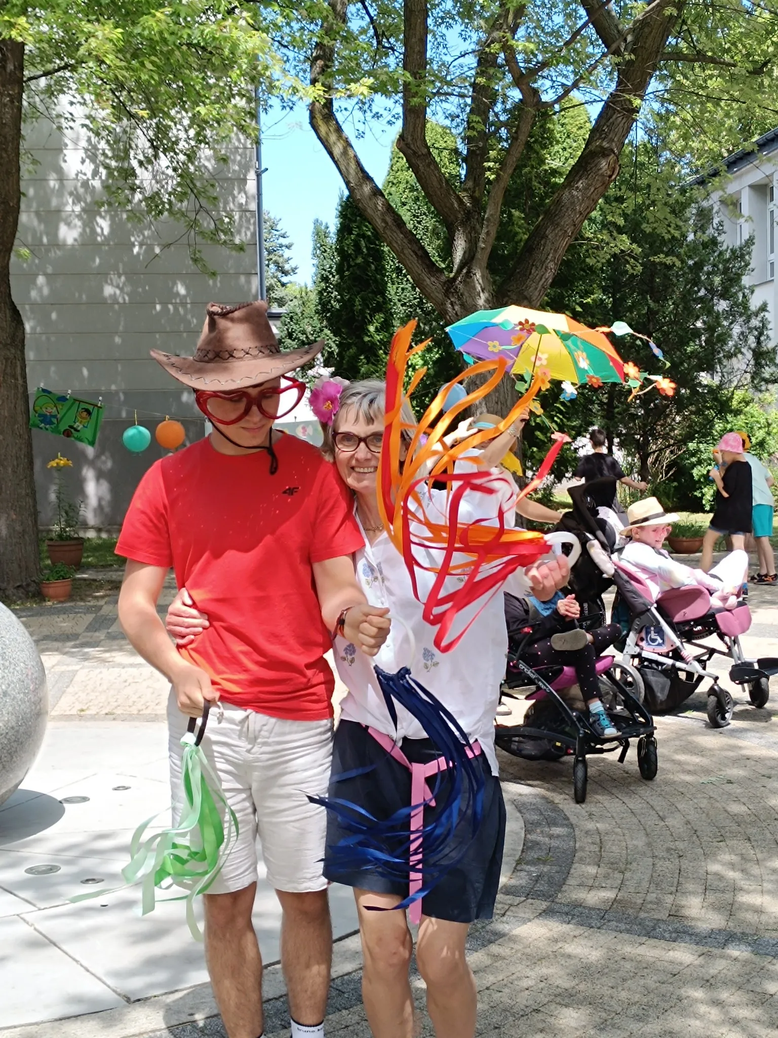 Uczniowie na pokazie mody