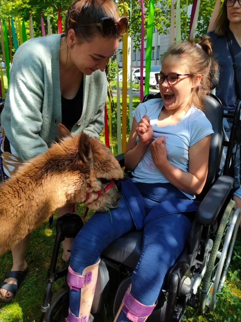 Uczniowie na pikniku szkolnym